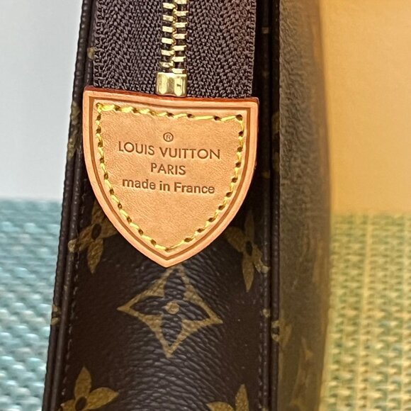NEW Louis Vuitton Monogram Canvas Toiletry 26 Pouch - Picture 5 of 12